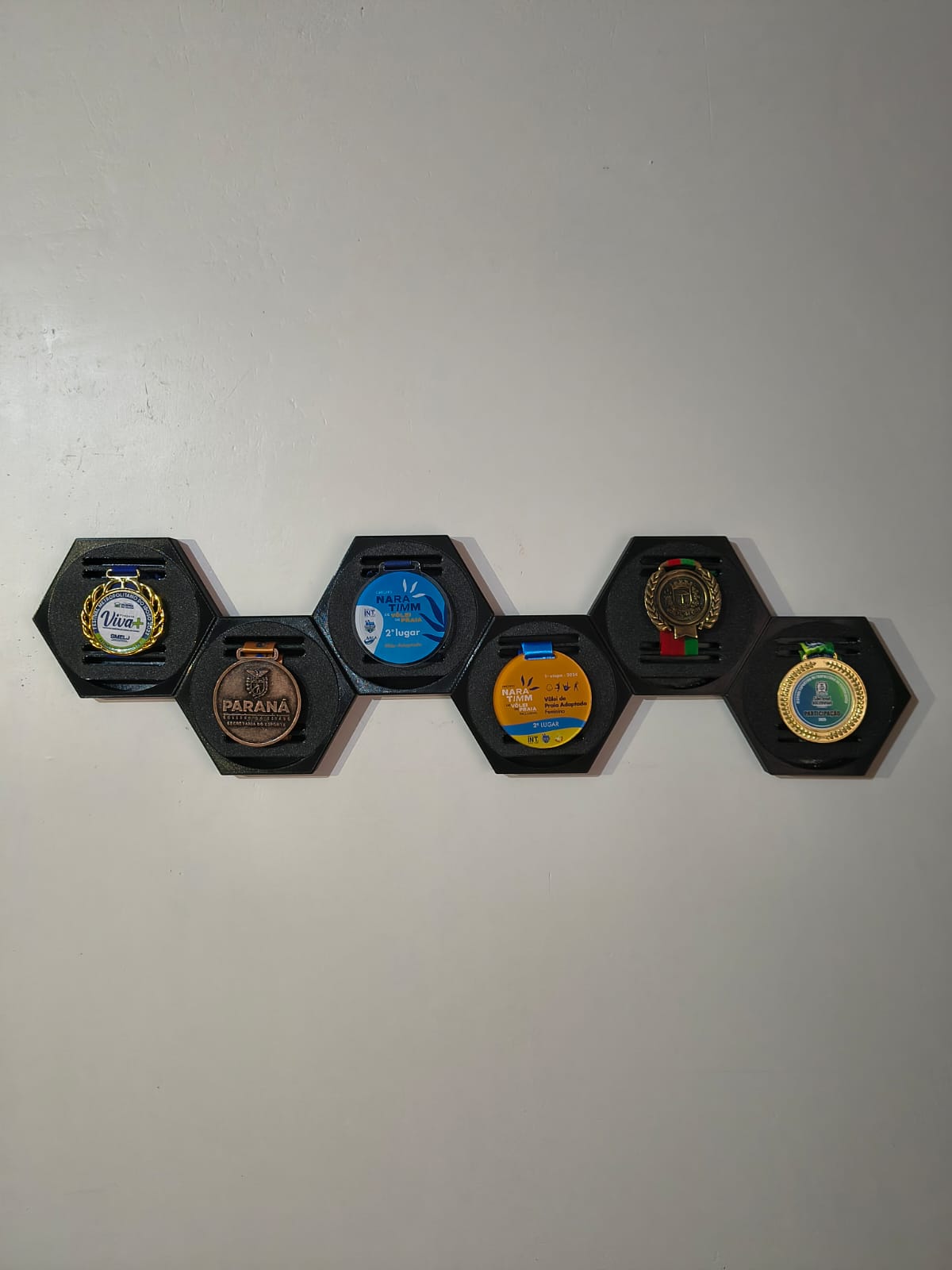 Medalhas personalizadas coloridas em 3D